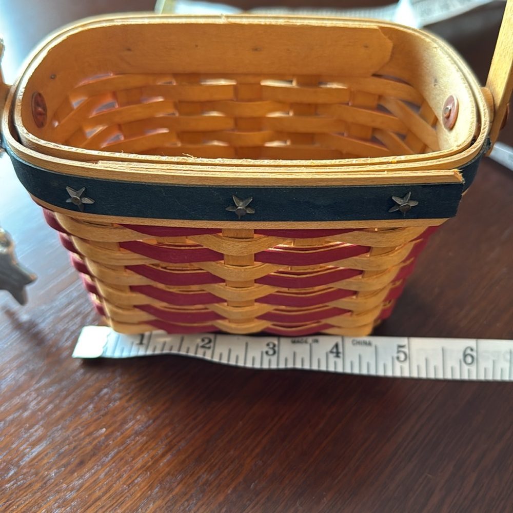 Longaberger 2001 Inaugural Basket - Picture 7 of 8